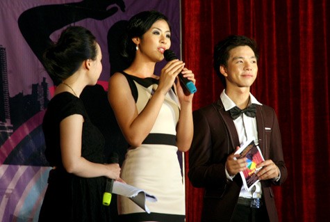 Hoa hậu Ngọc Hân có mặt tại đêm chung kết Press Beauty 2012 với tư cách đại xứ của cuộc thi Nữ sinh trong mơ 2012 của Báo Giáo dục Việt Nam